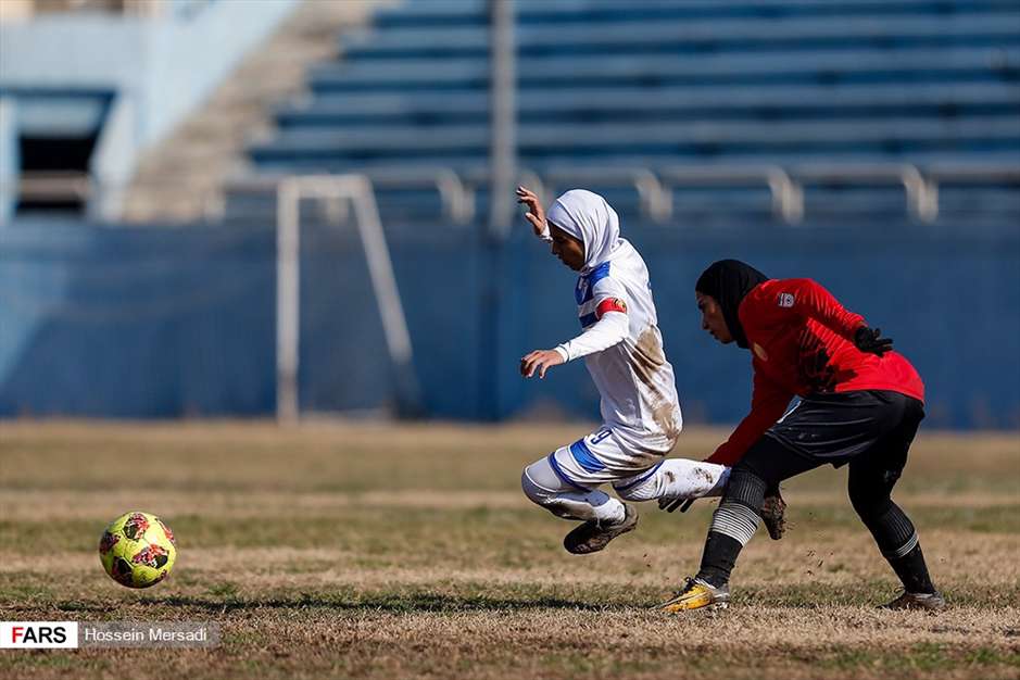 ليگ برتر فوتبال بانوان، آذرخش ۰ - ملوان ۸