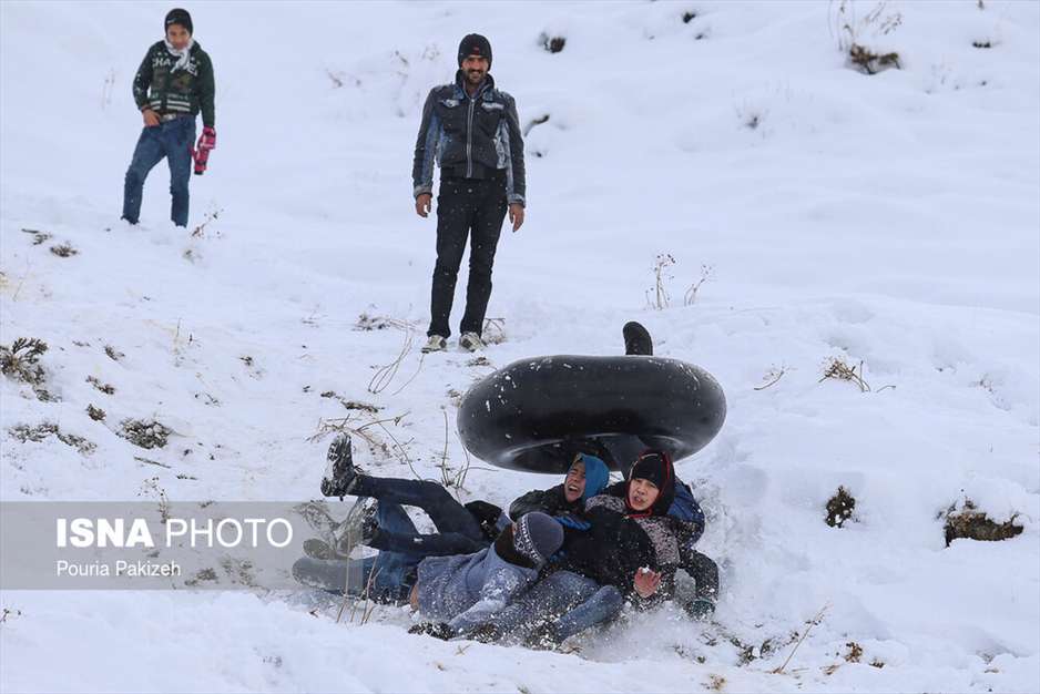 بارش برف در آخرین روزهای پاییز