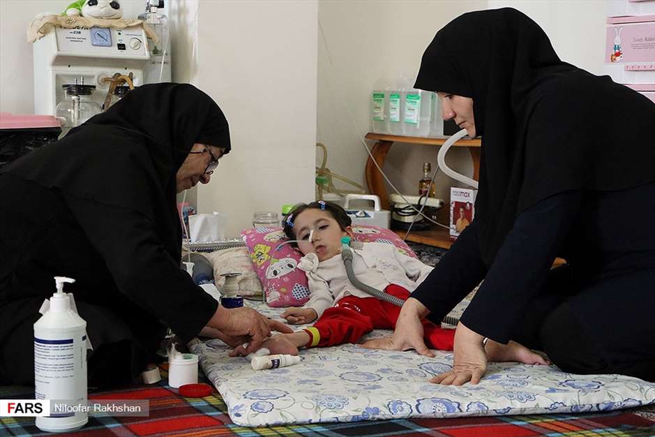 پرستارِ مونا