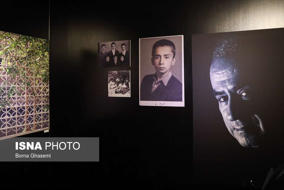 رونمایی از مدال اکبر رادی