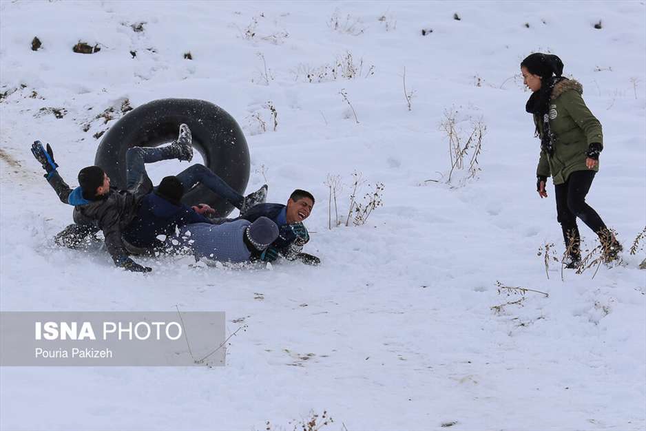 بارش برف در آخرین روزهای پاییز