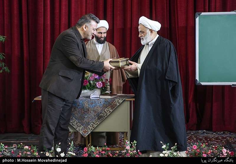 تجلیل از حجت الاسلام والمسلمین قرائتی 