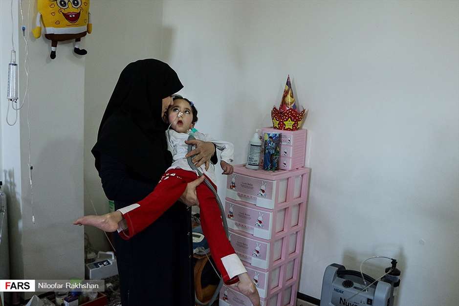 پرستارِ مونا