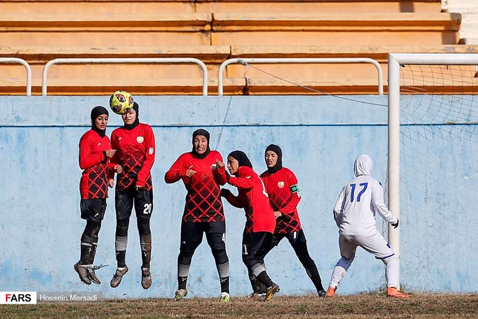 ليگ برتر فوتبال بانوان، آذرخش ۰ - ملوان ۸