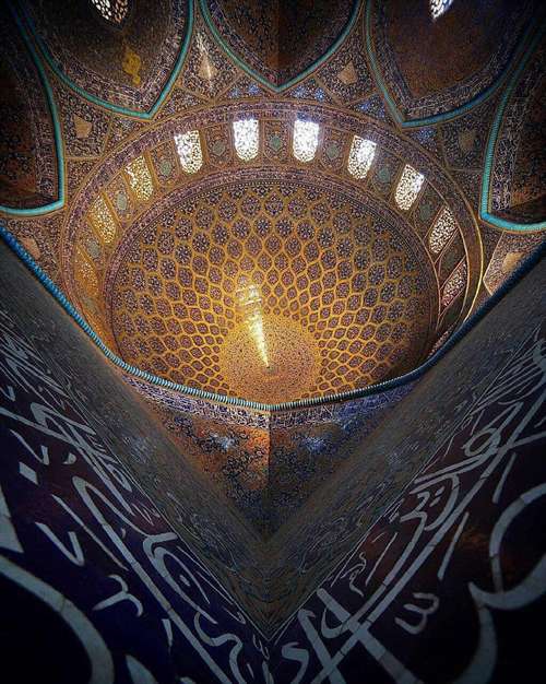 نمایی از مسجد شیخ لطف الله اصفهان