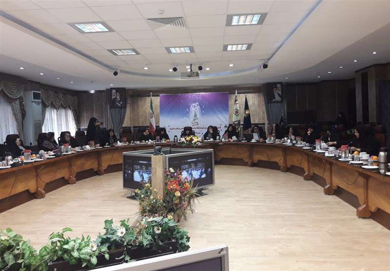 نشست «سرو قامتان صبور»