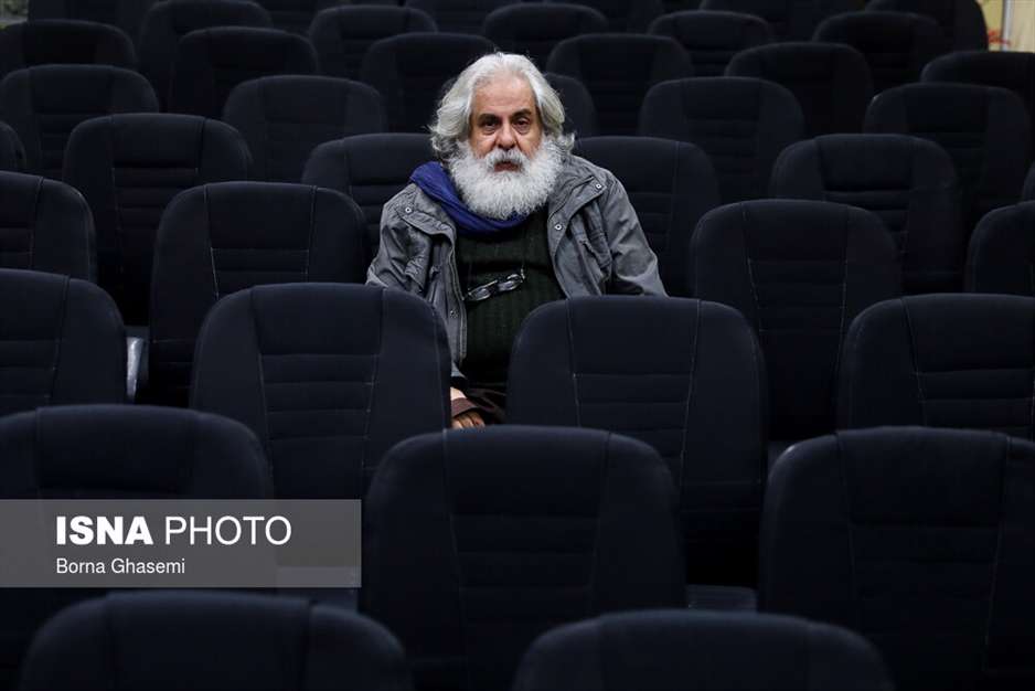 رونمایی از مدال اکبر رادی