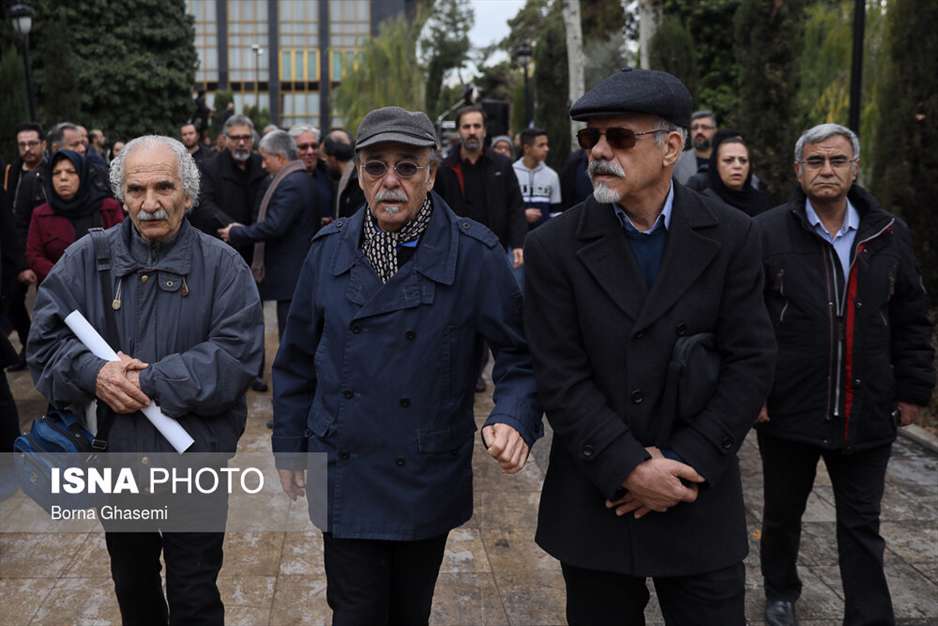 تشییع پیکر حسین محب‌اهری