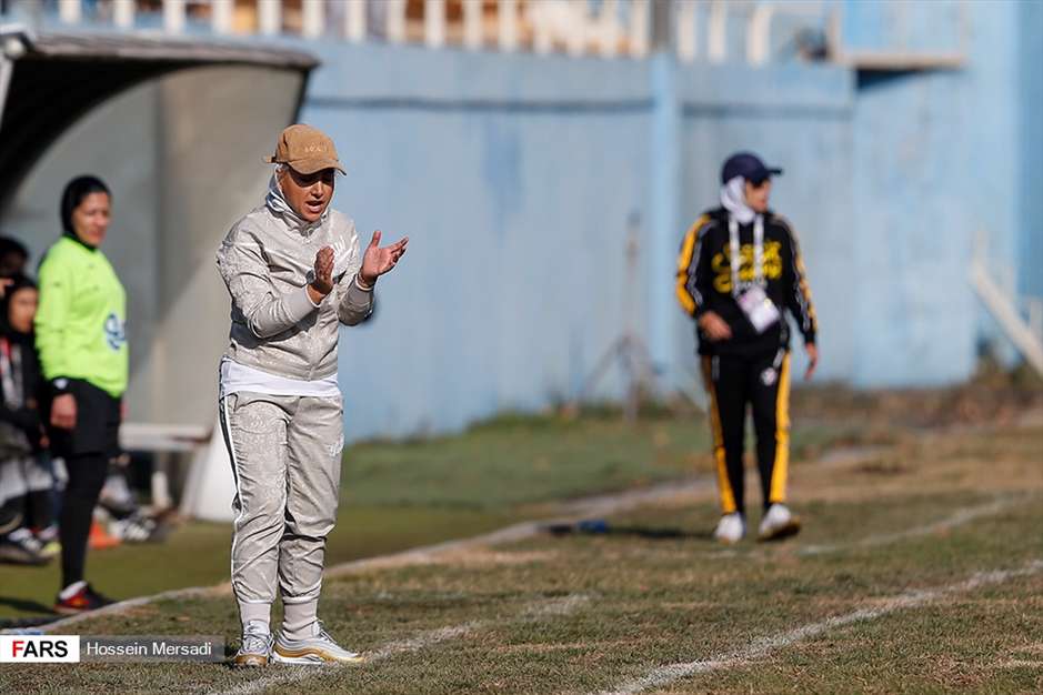 ليگ برتر فوتبال بانوان، آذرخش ۰ - ملوان ۸