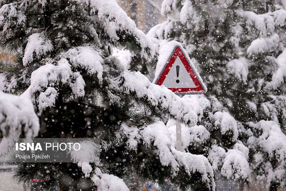 بارش برف در آخرین روزهای پاییز