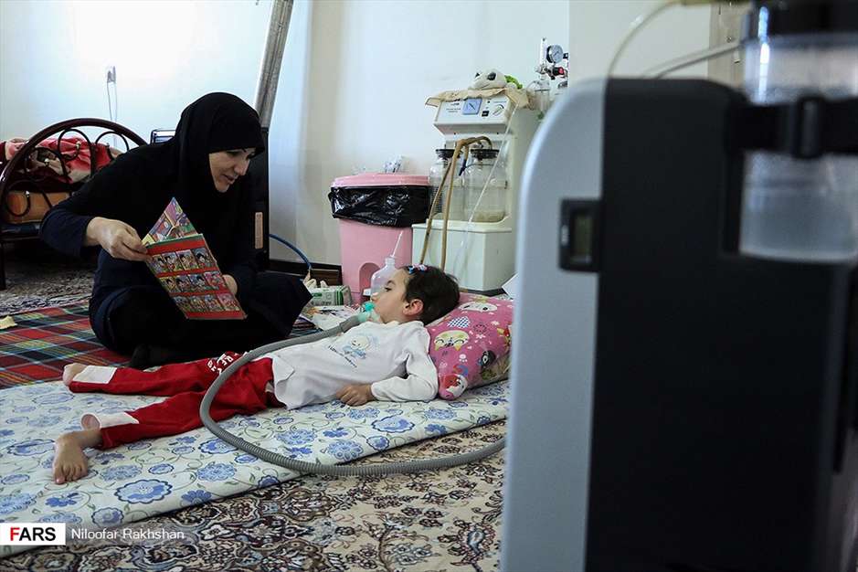 پرستارِ مونا