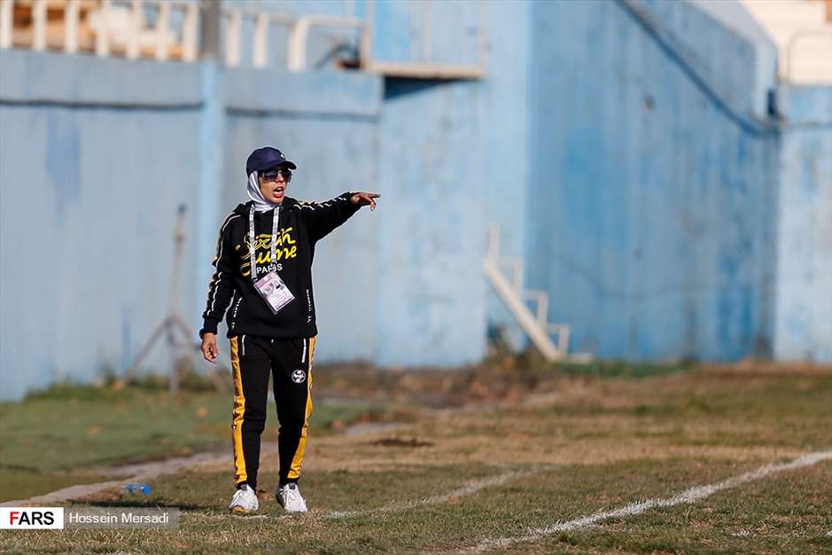 ليگ برتر فوتبال بانوان، آذرخش ۰ - ملوان ۸