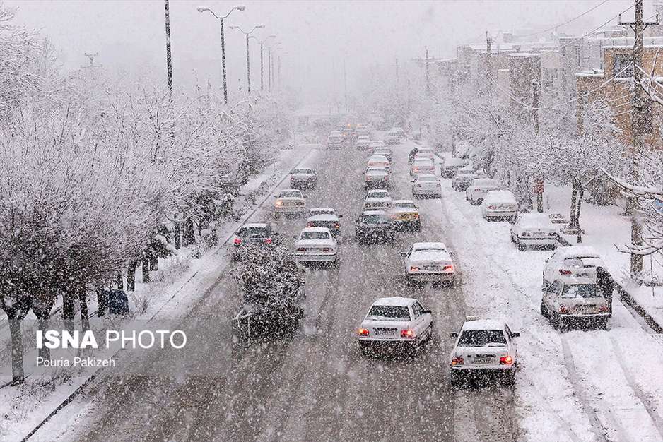 بارش برف در آخرین روزهای پاییز