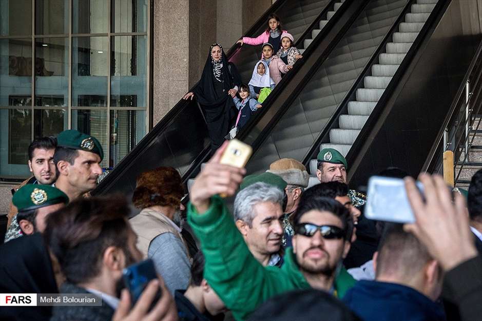 پرش از برج میلاد 