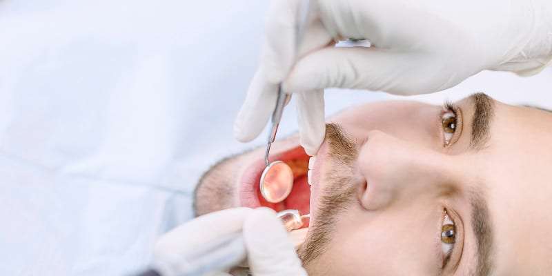 تورم و بیحسی در ناحیه فک را جدی بگیرید تورم و بیحسی در ناحیه فک را جدی بگیرید