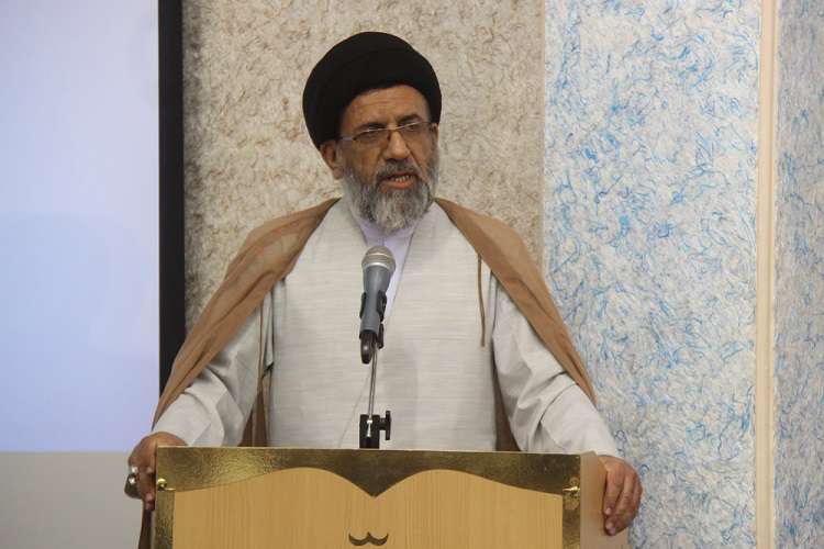 کسب موفقیت ۷۵۳ طلبه در آزمون حفظ کل قرآن کسب موفقیت ۷۵۳ طلبه در آزمون حفظ کل قرآن 