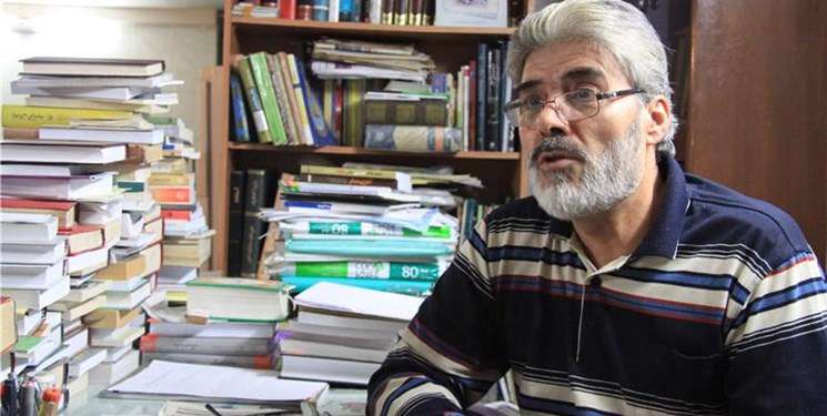 خبر پیروزی انقلاب را از رادیو در خاش شنیدم خبر پیروزی انقلاب را از رادیو در خاش شنیدم
