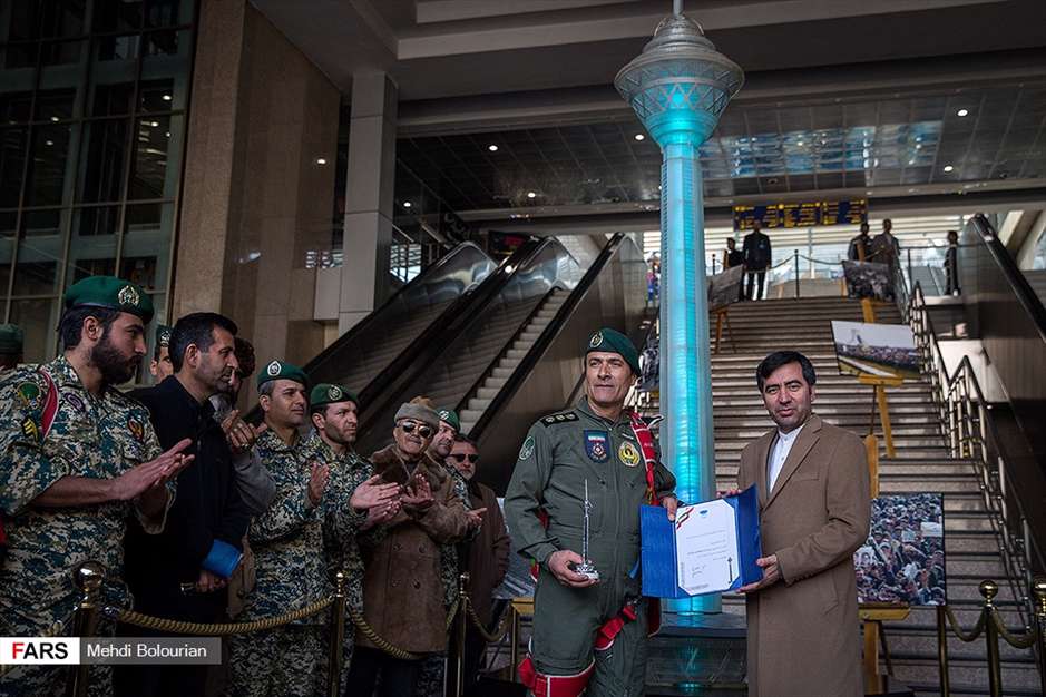 پرش از برج میلاد 