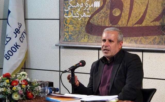 عبید زاکانی تابوشکنی کرده است عبید زاکانی تابوشکنی کرده است