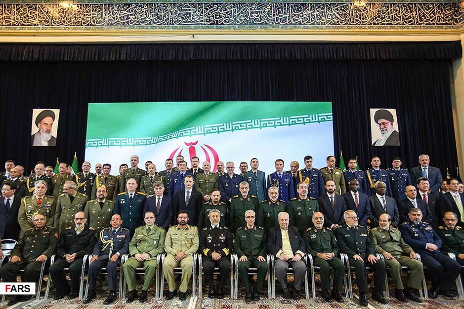 بازدید سفیران و وابستگان نظامی از نمایشگاه دستاوردهای دفاعی