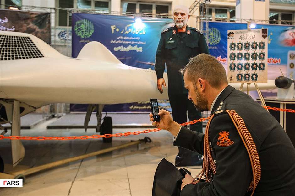 بازدید سفیران و وابستگان نظامی از نمایشگاه دستاوردهای دفاعی