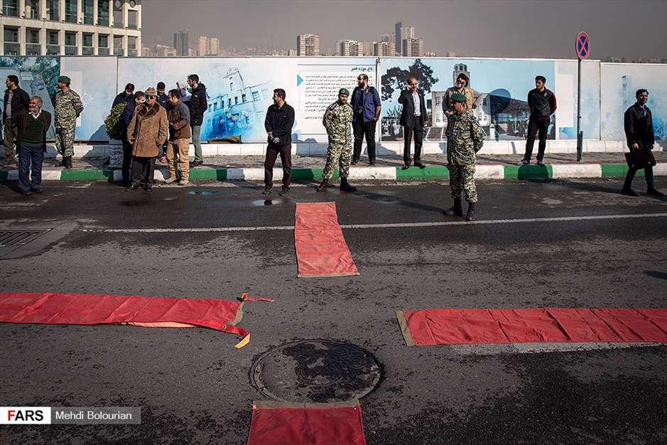 پرش از برج میلاد 