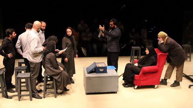 نمایش «عنداز مطالبه»