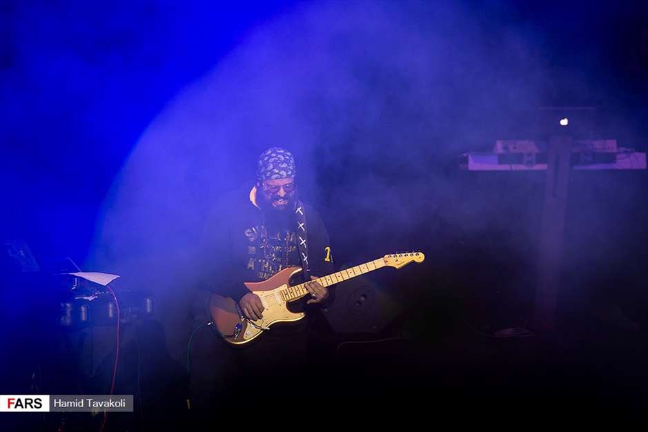 سومین شب از سی و چهارمین جشنواره موسیقی فجر