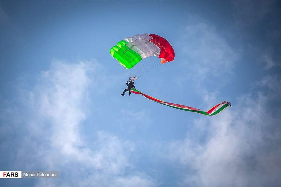 پرش از برج میلاد 