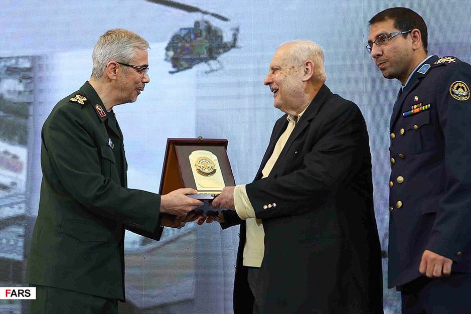 بازدید سفیران و وابستگان نظامی از نمایشگاه دستاوردهای دفاعی