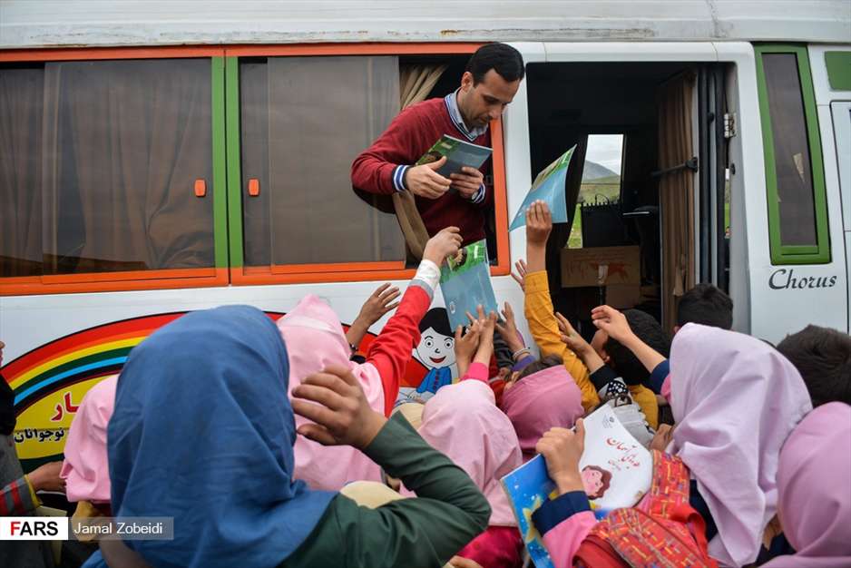 کودکانه های انقلاب