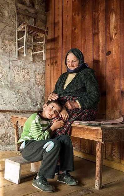 مادر هرگز فراموش نمیشود