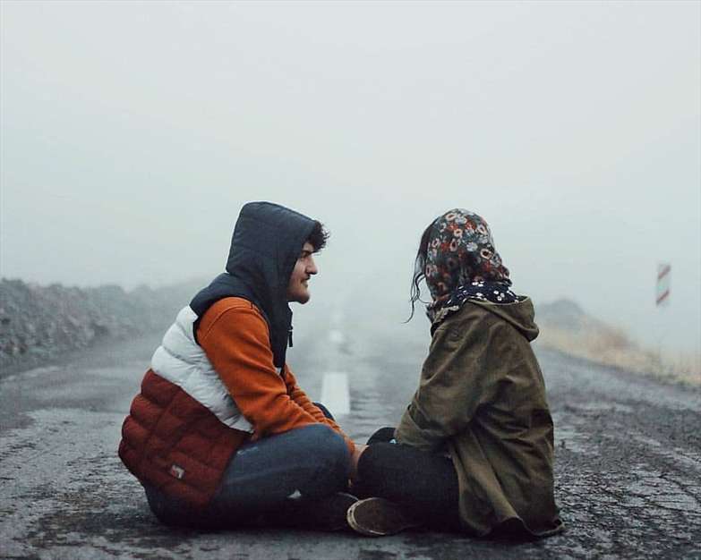 با تو میمانم