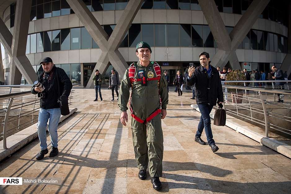 پرش از برج میلاد 