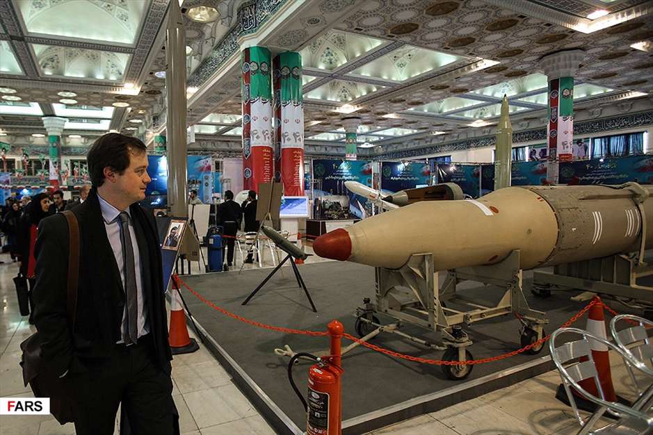 بازدید سفیران و وابستگان نظامی از نمایشگاه دستاوردهای دفاعی