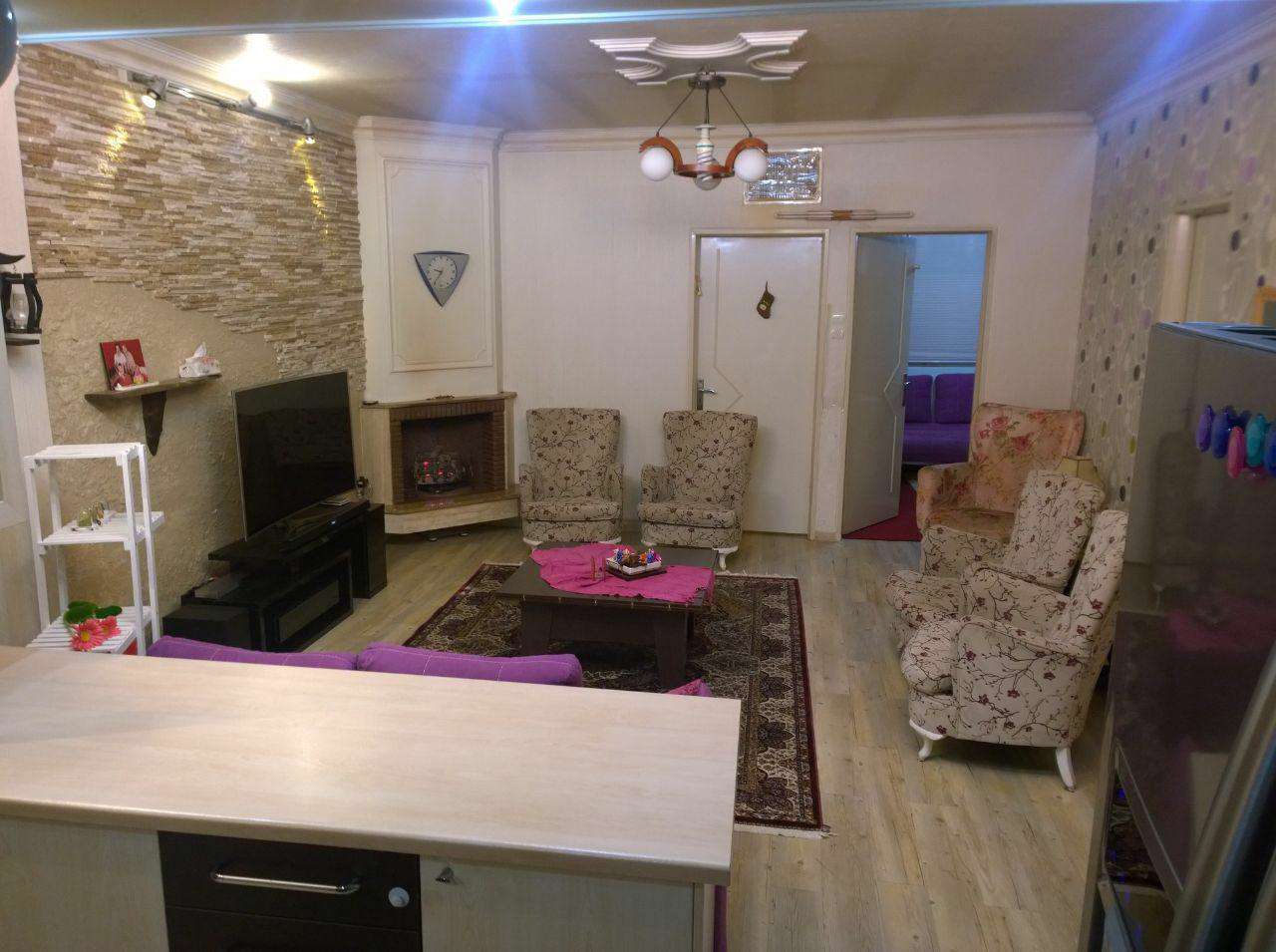 دکوراسیونف چیدمان، خانه، دیوار، زوج تهرانی، خانه تکانی، نوروز،رنگ،مبلمان، بازار، قیمت، دکوری، کم هزینه، گلدان، هارمونی رنگ، زیبایی، فوت و فن، دکوراسیون و چیدمان