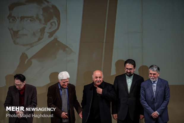 تلاش برای جهانی شدن در چهل سالگی انقلاب تلاش برای جهانی شدن در چهل سالگی انقلاب