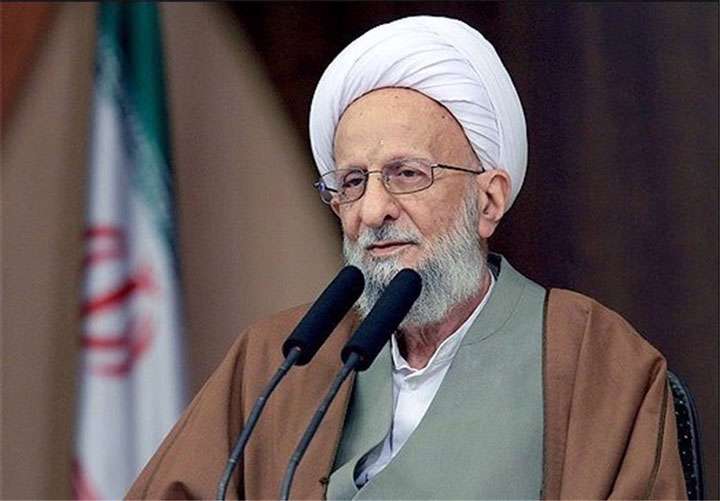 قدرت های بزرگ دنیا به دنبال خالی کردن دین از زندگی انسان ها هستند/ در تبیین مباحث هنری و فکری کم کاری شده است