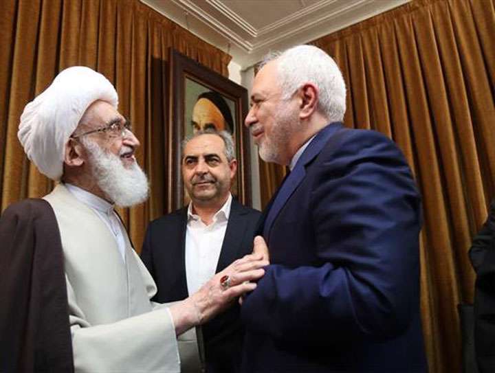 اختلاف و انتقادات داخلی نباید در سیاست خارجی منعکس شود /آمریکا و اروپا قابل اعتماد نیستند