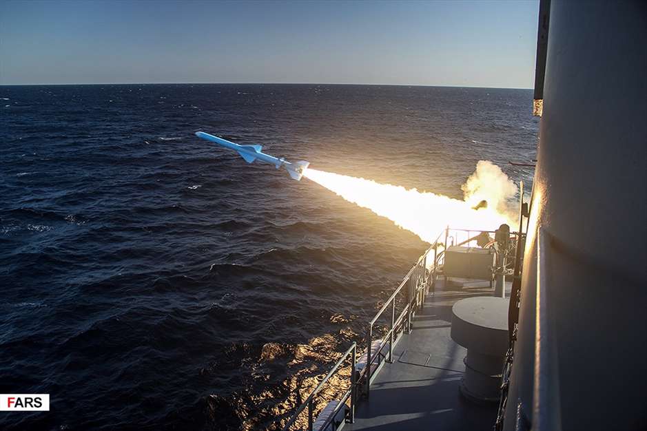 شلیک موشک کروز قادر در رزمایش ولایت 97