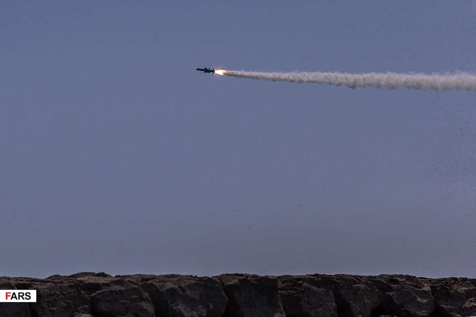 شلیک موشک کروز قادر در رزمایش ولایت 97