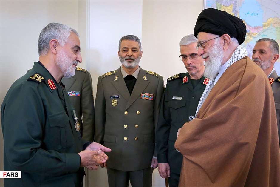 اعطای نشان عالی ذوالفقار به سردار سرلشکر قاسم سلیمانی