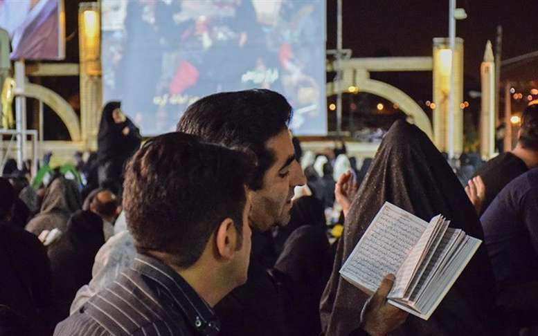 گشوده شدن درهای توبه و رحمت در شب نیمه شعبان گشوده شدن درهای توبه و رحمت در شب نیمه شعبان