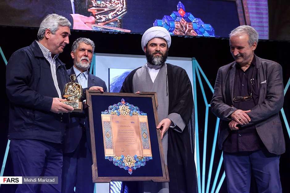 ابراهیم حاتمی‌‌کیا چهره سال هنر انقلاب اسلامی 
