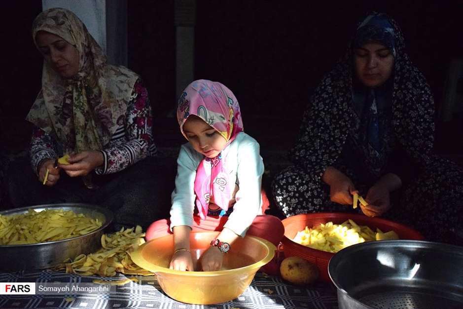 اقدام جهادی بانوان اراکی در حمایت از سیل‌زدگان