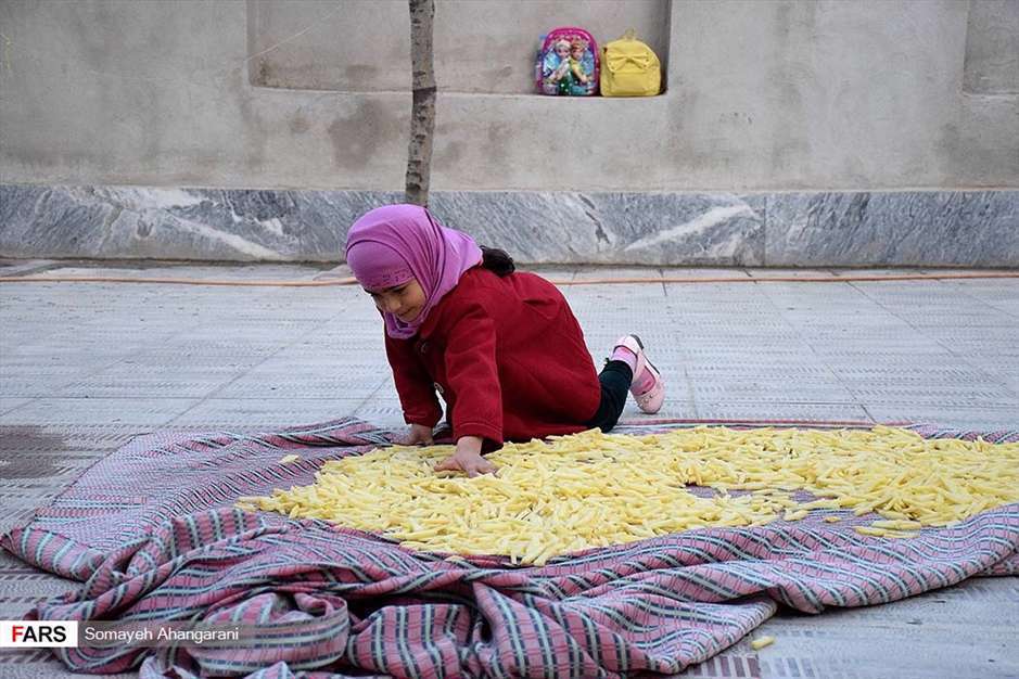 اقدام جهادی بانوان اراکی در حمایت از سیل‌زدگان
