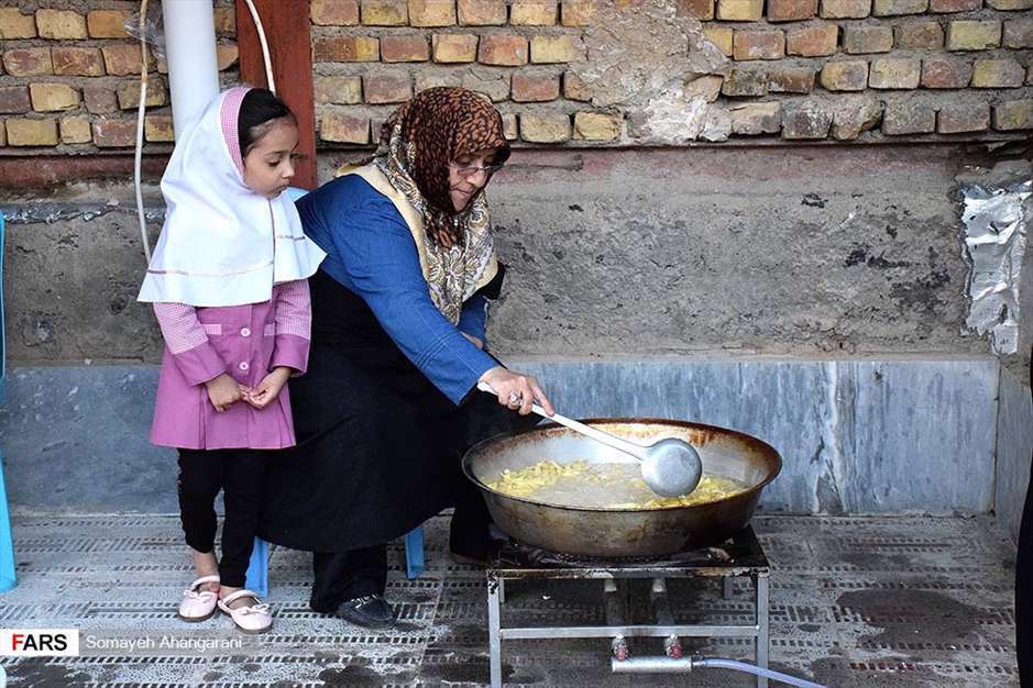 اقدام جهادی بانوان اراکی در حمایت از سیل‌زدگان