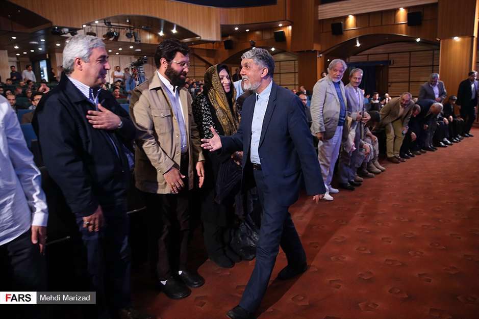 ابراهیم حاتمی‌‌کیا چهره سال هنر انقلاب اسلامی 