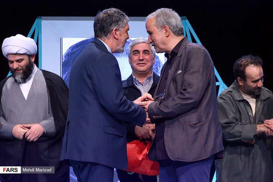 ابراهیم حاتمی‌‌کیا چهره سال هنر انقلاب اسلامی 