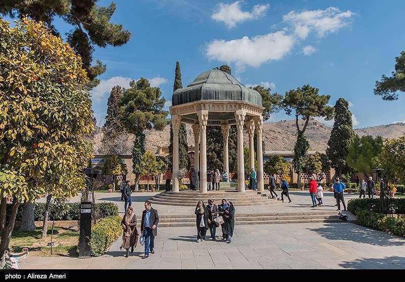 آرامگاه حافظ 